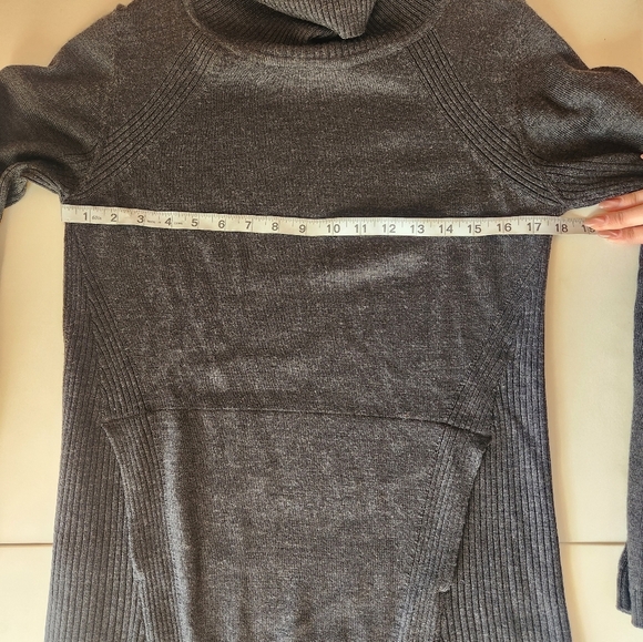 Lululemon Sweat & Savasana Merino Wool Sweater Turtleneck Cowlneck Dark Gray Siz - Picture 6 of 7